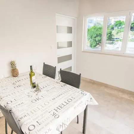 Apartment Holiday Makarská Exteriér fotografie